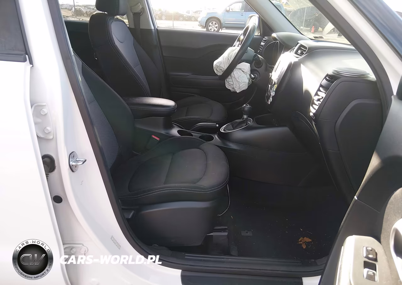 2017 Kia Soul + VIN:KNDJP3A51H7493038 - 5