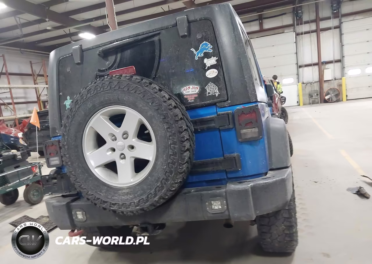 2016 Jeep Wrangler Unlimited Sport VIN:1C4BJWDG5GL260189 - 16