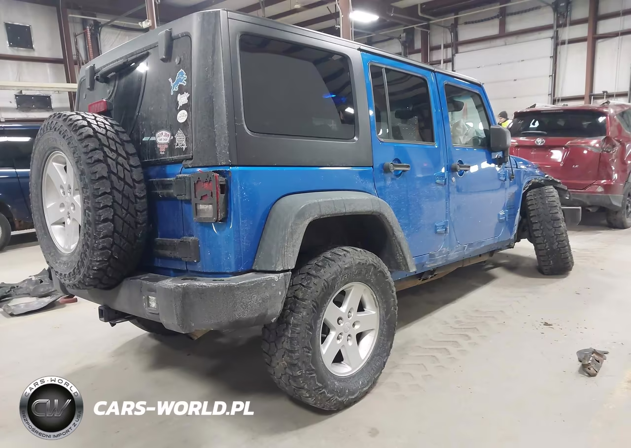 2016 Jeep Wrangler Unlimited Sport VIN:1C4BJWDG5GL260189 - 4
