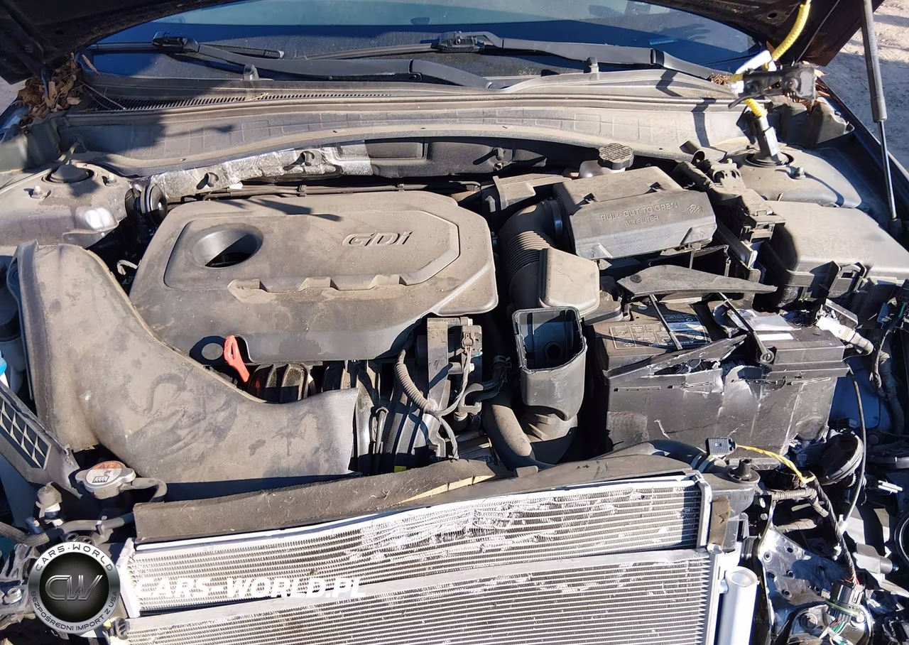 2018 Kia Optima S VIN:5XXGT4L33JG230196 - 10