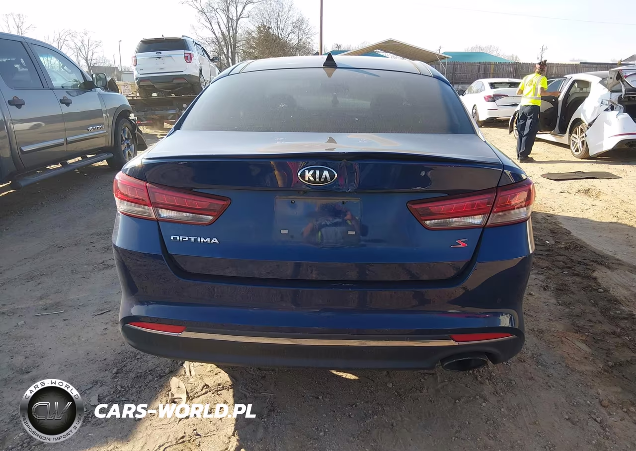 2018 Kia Optima S VIN:5XXGT4L33JG230196 - 17