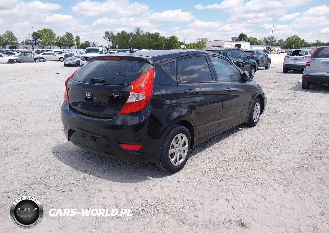 2013 Hyundai Accent Gs VIN:KMHCT5AE8DU084655 - 4