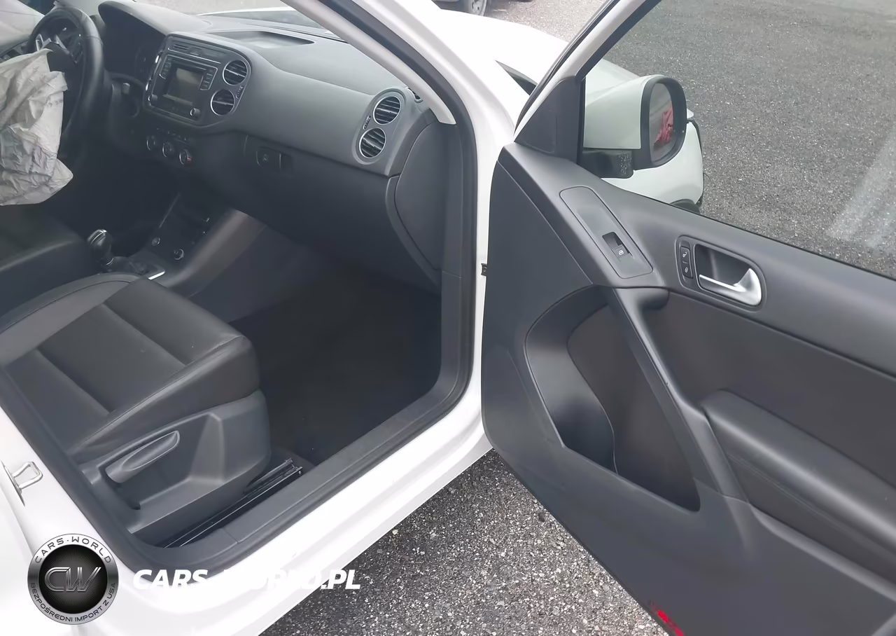 2016 Volkswagen Tiguan S VIN:WVGAV7AXXGW576806 - 5