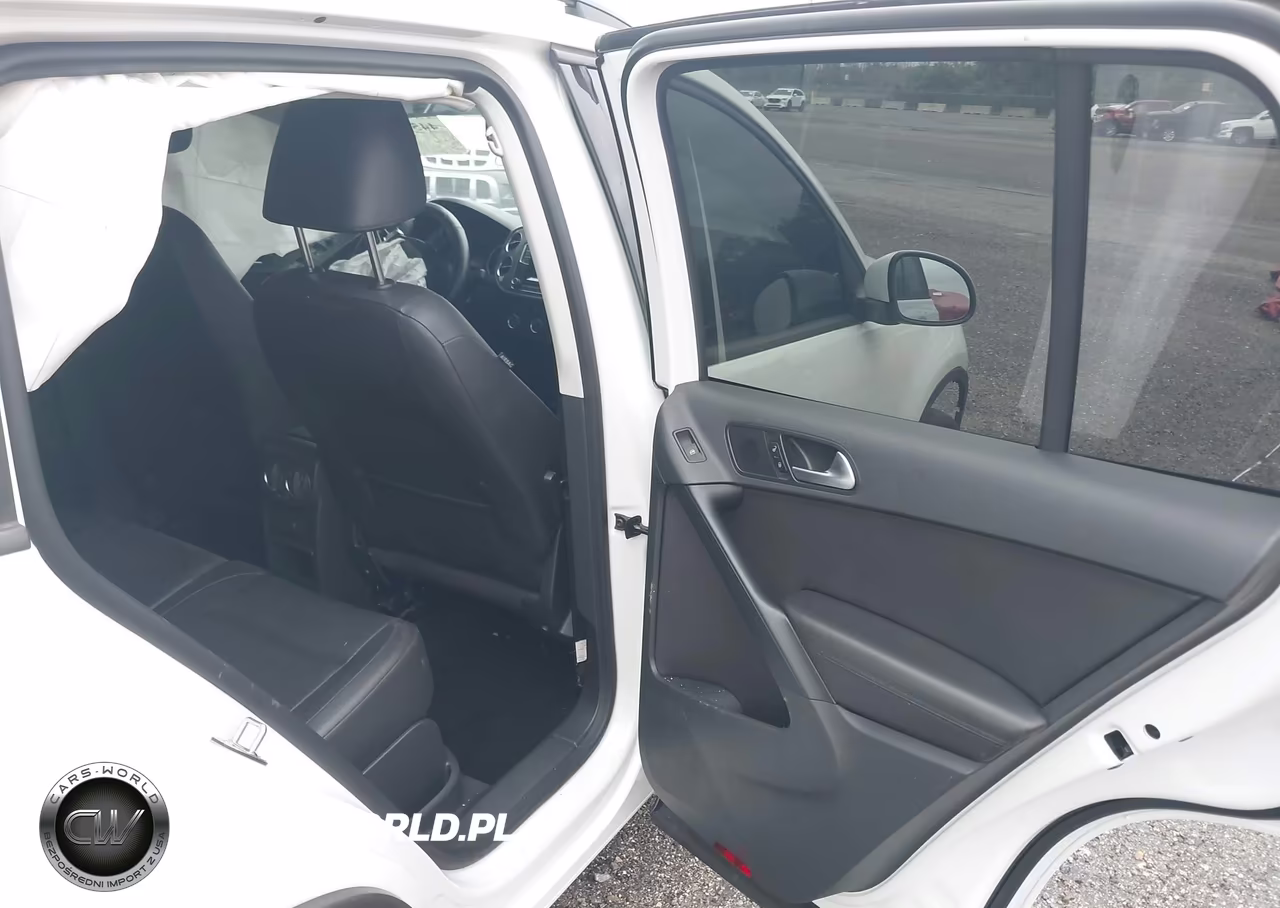 2016 Volkswagen Tiguan S VIN:WVGAV7AXXGW576806 - 8