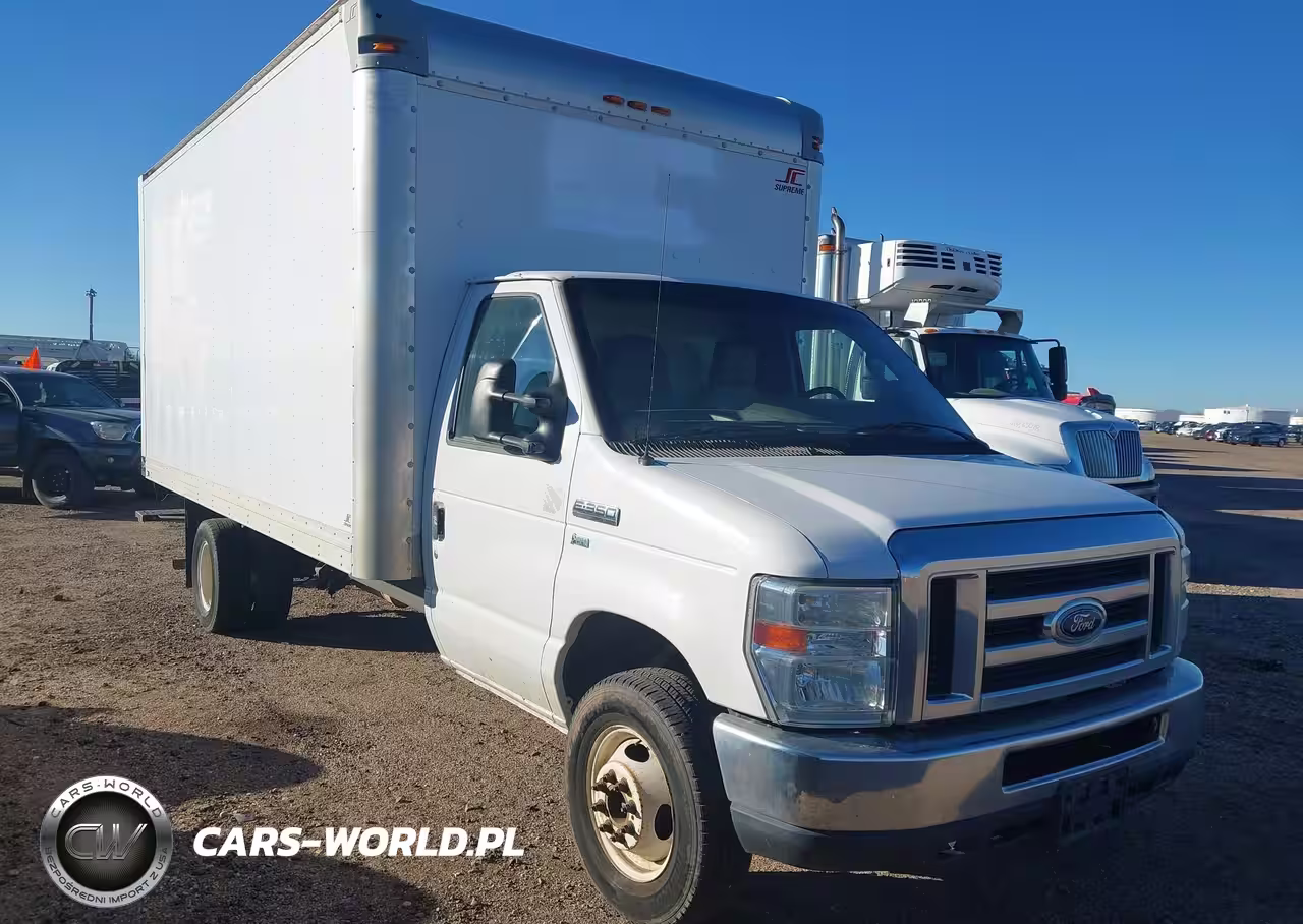 2014 Ford E-350 Cutaway