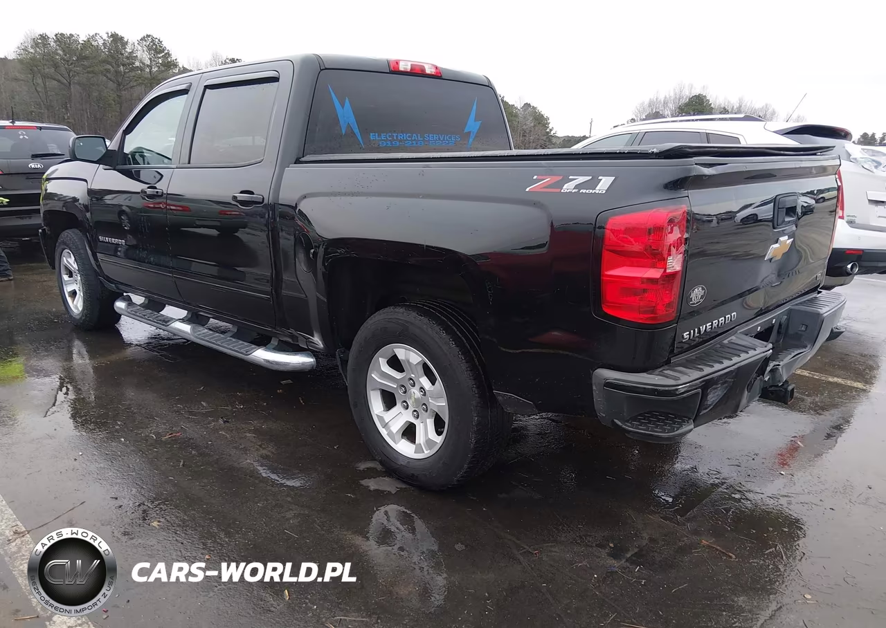 2018 Chevrolet Silverado 1500 2Lt VIN:3GCUKREC3JG400165 - 3