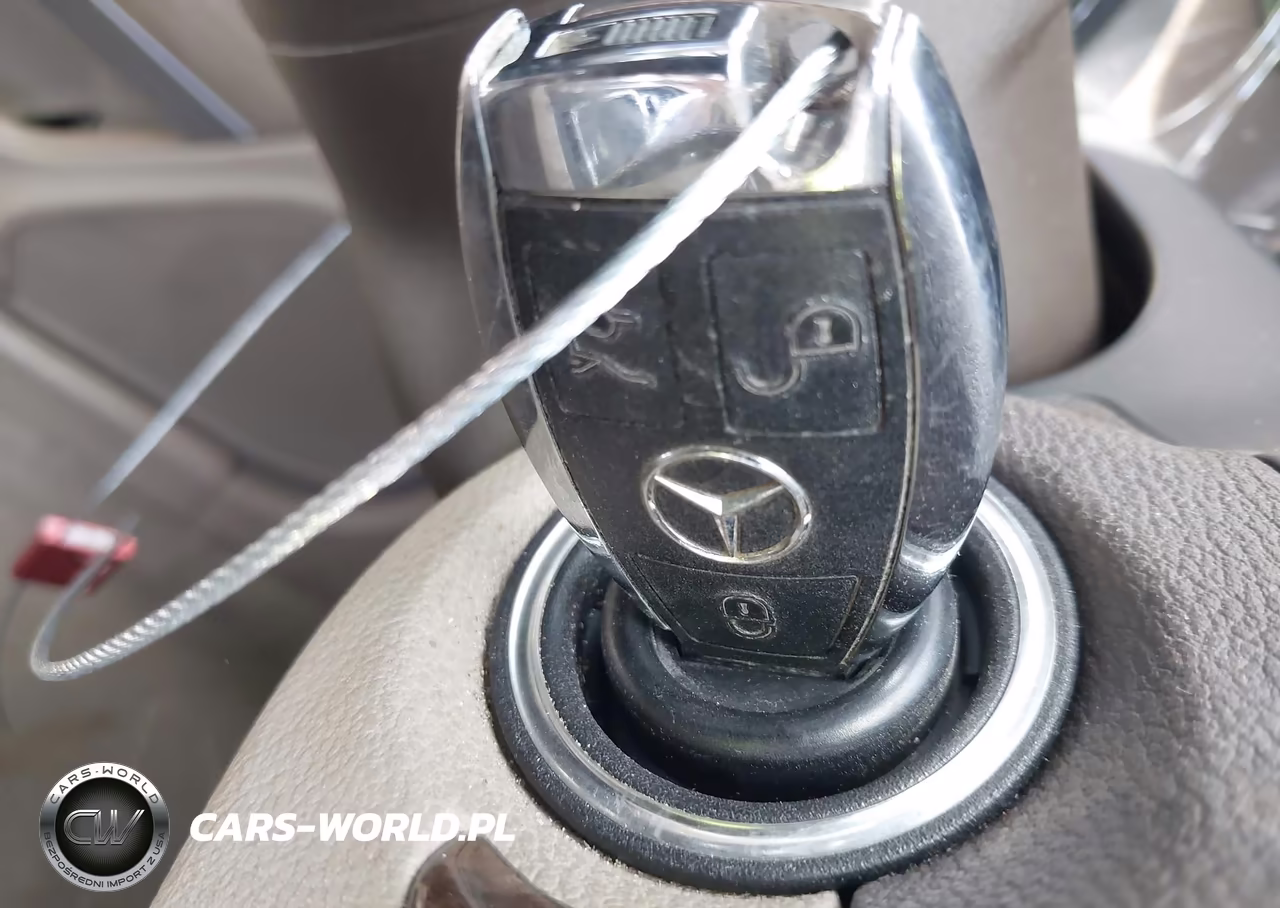2010 Mercedes-Benz E 350 VIN:WDDKJ5GBXAF037491 - 11