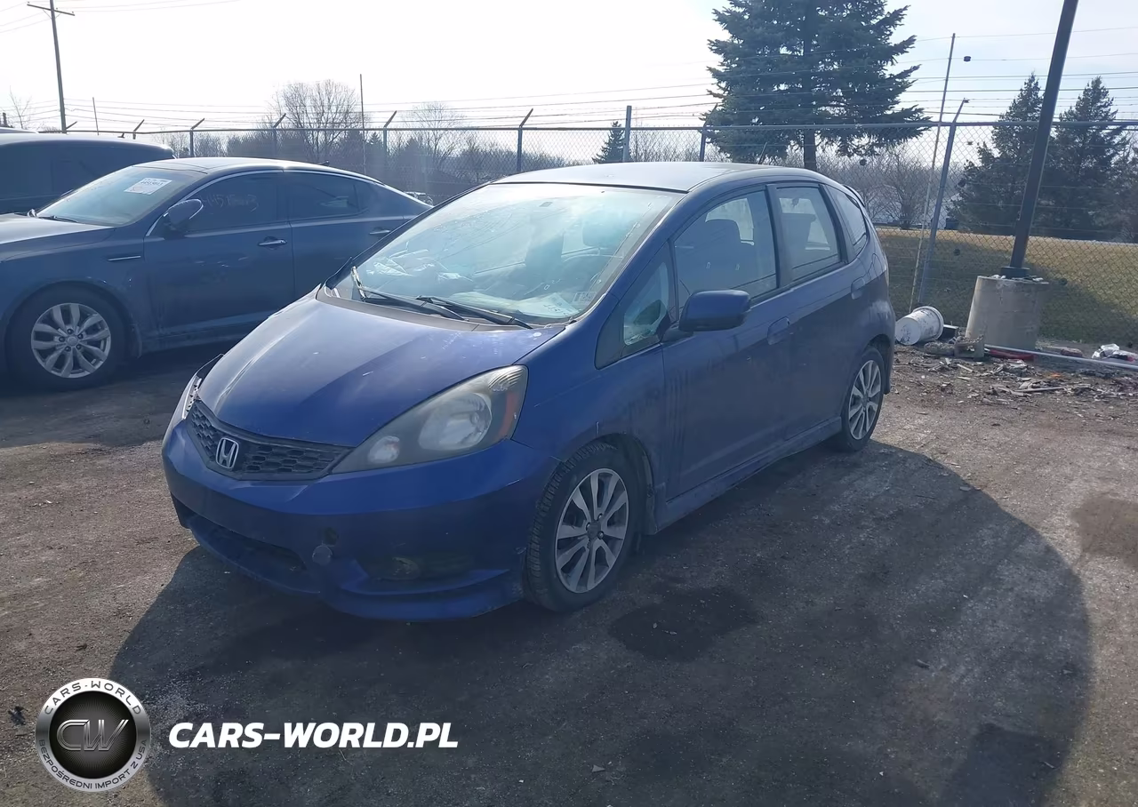 2013 Honda Fit Sport VIN:JHMGE8H51DC068213 - 2