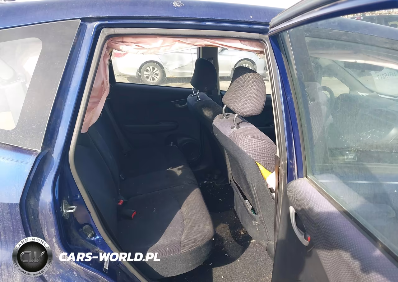 2013 Honda Fit Sport VIN:JHMGE8H51DC068213 - 8