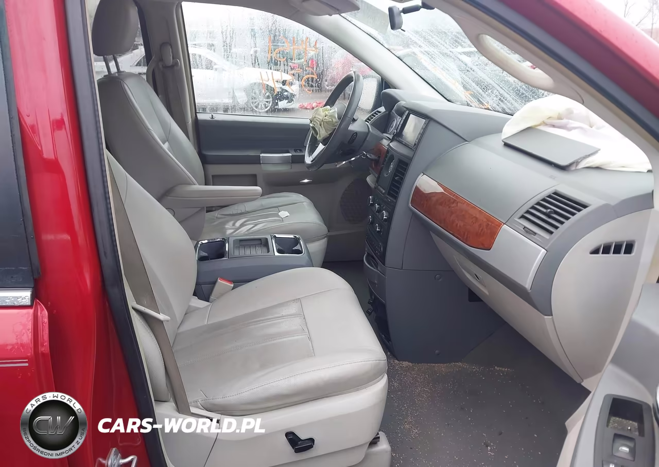 2008 Chrysler Town & Country Touring VIN:2A8HR54P68R699111 - 5