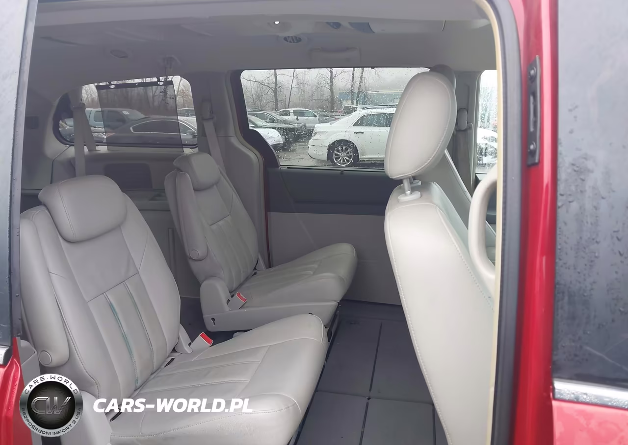 2008 Chrysler Town & Country Touring VIN:2A8HR54P68R699111 - 8