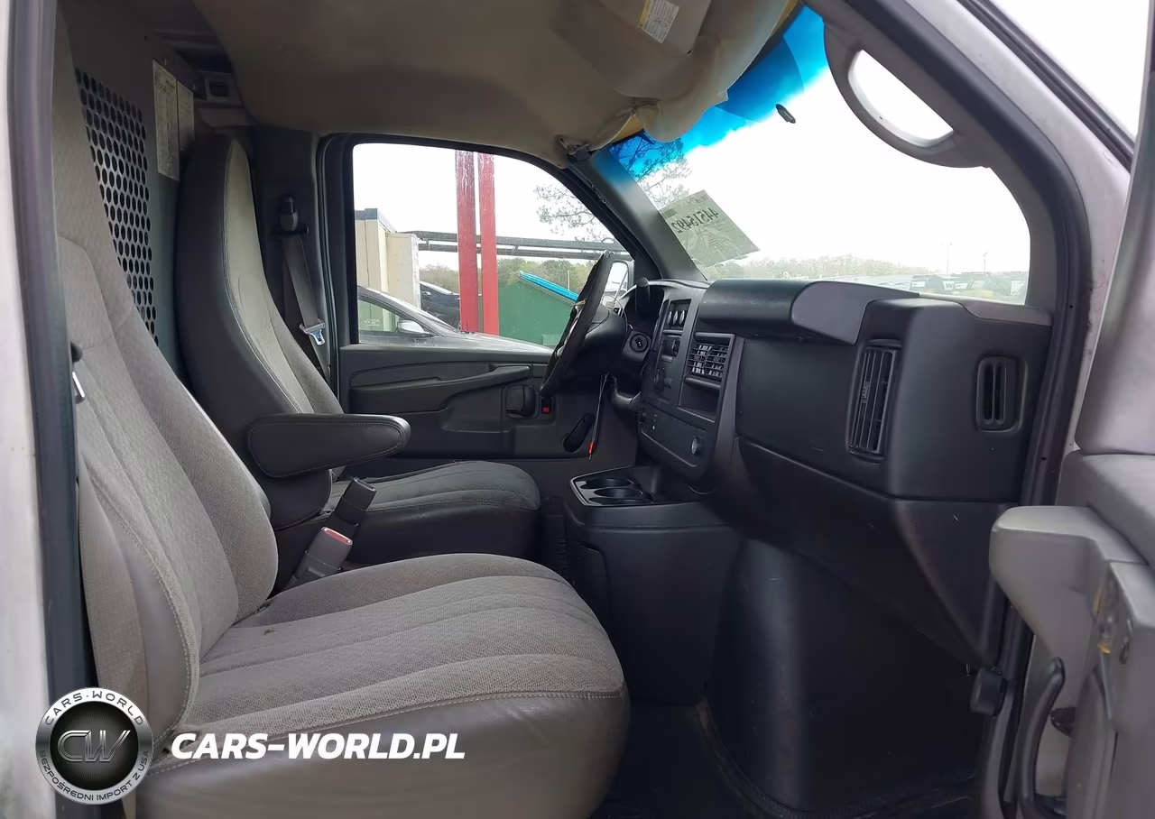 2010 Chevrolet Express 3500 Work Van VIN:1GC2GTBA6A1165493 - 5