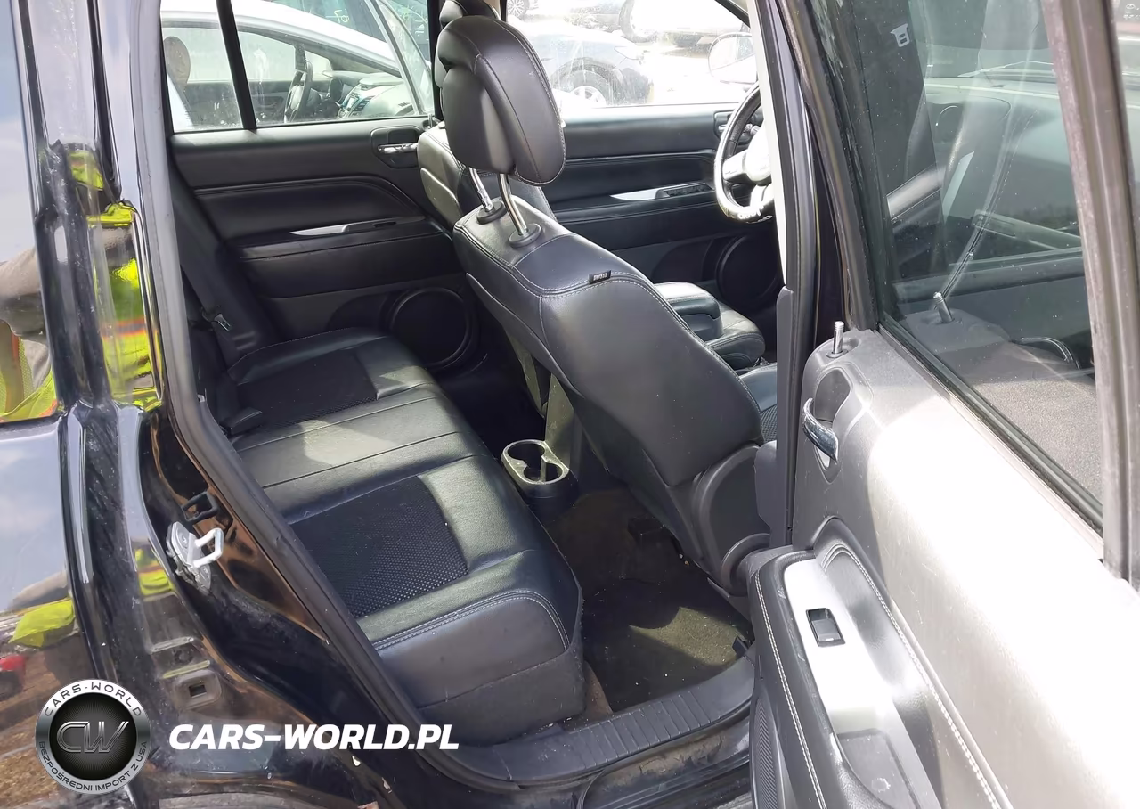 2014 Jeep Compass Latitude VIN:1C4NJCEA9ED533325 - 8