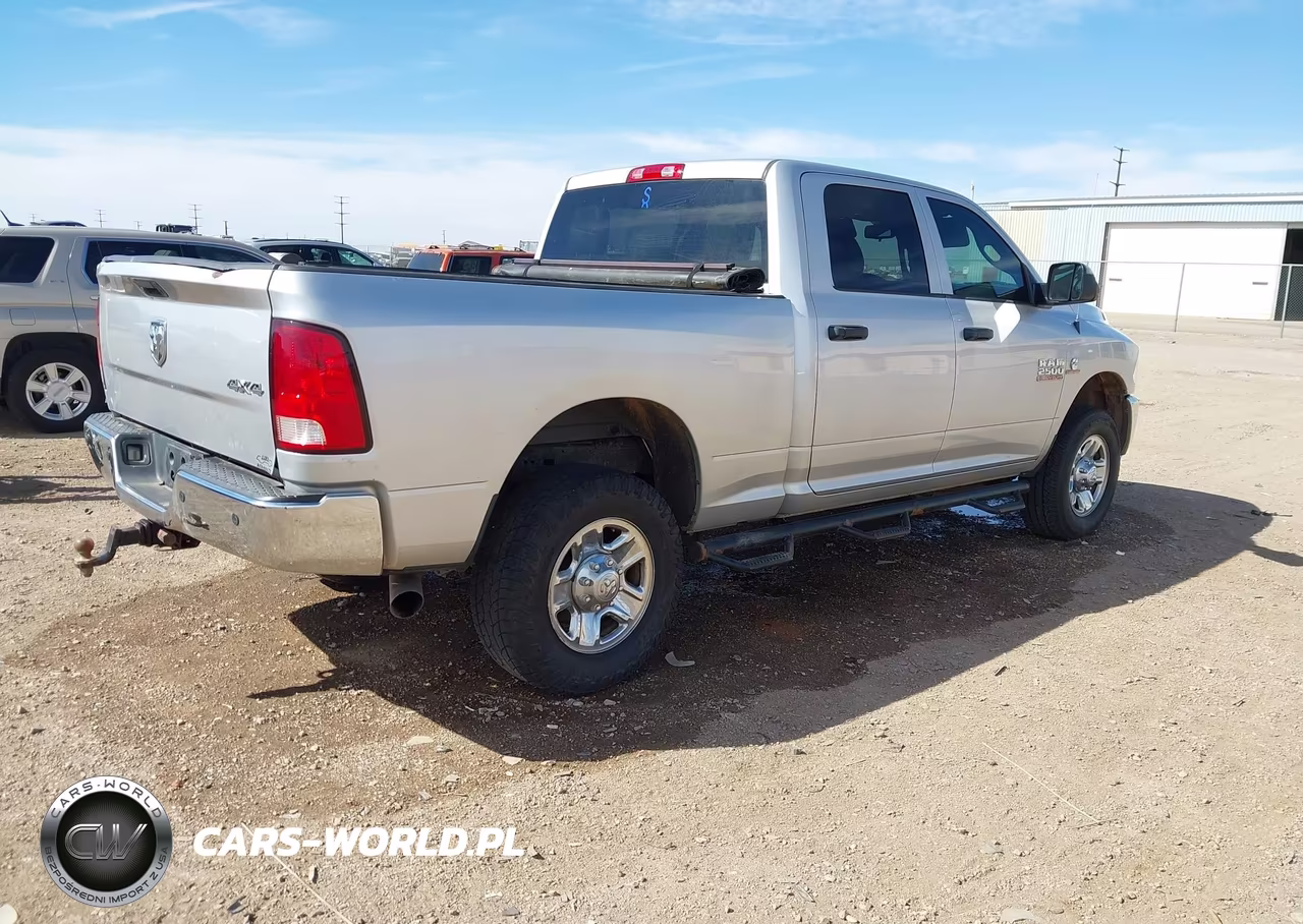 2015 Ram 2500 Tradesman VIN:3C6UR5CL2FG655301 - 4