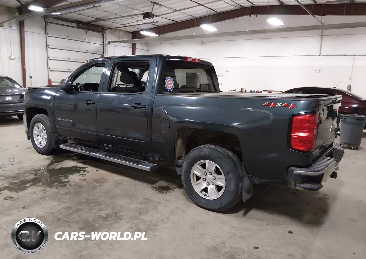2018 Chevrolet Silverado 1500 1Lt VIN:3GCUKREC7JG371110 - 3