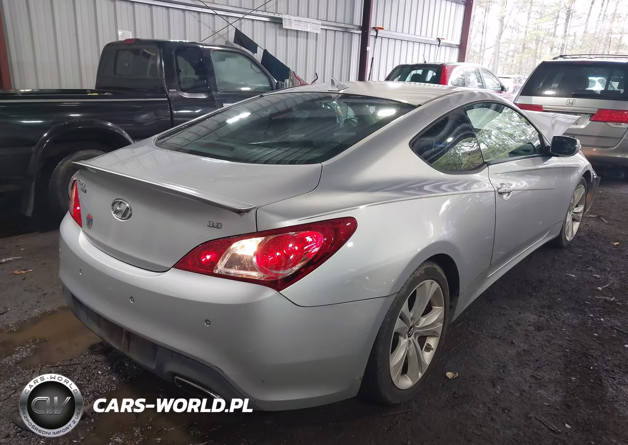 2011 Hyundai Genesis 3.8 Grand Touring VIN:KMHHU6KH4BU061985 - 4