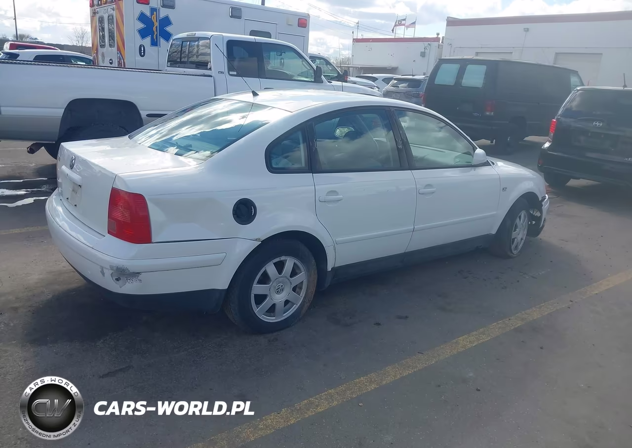 2000 Volkswagen Passat Gls VIN:WVWMA23B1YP305744 - 4