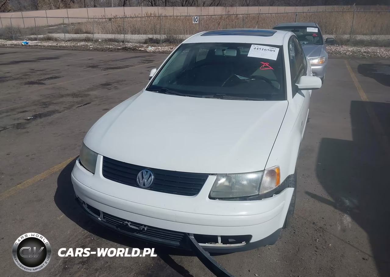 2000 Volkswagen Passat Gls VIN:WVWMA23B1YP305744 - 6