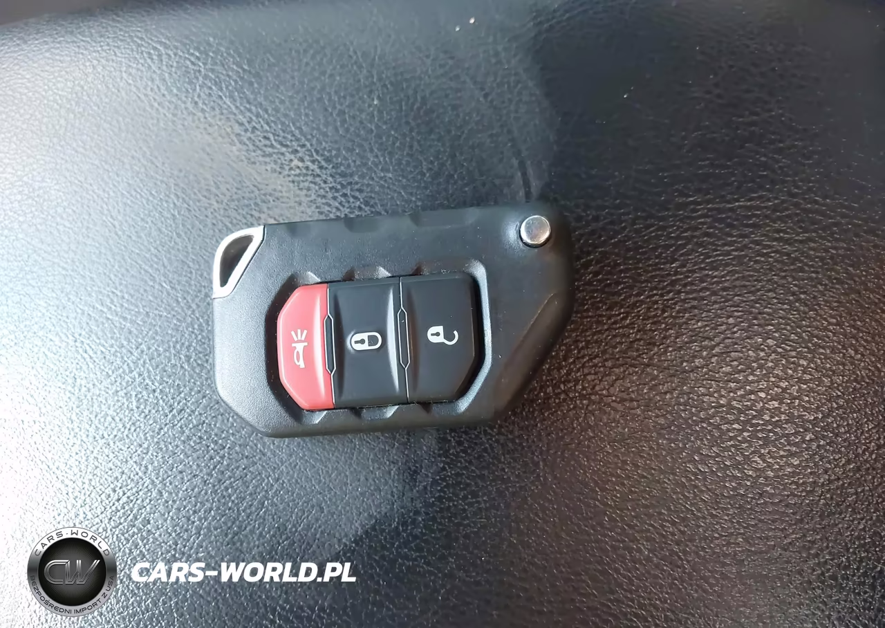 2022 Jeep Wrangler Unlimited High Tide 4X4 VIN:1C4HJXDGXNW244260 - 11