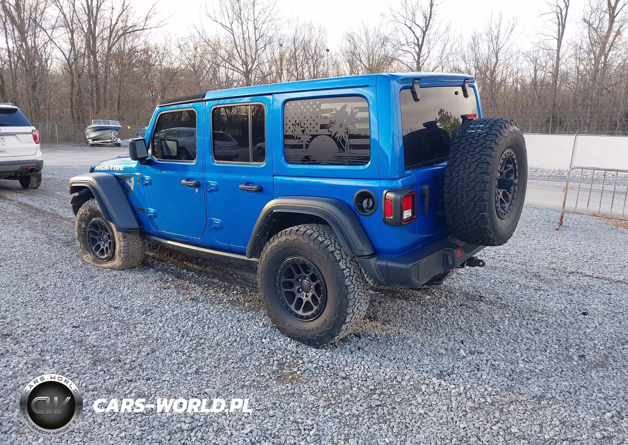 2022 Jeep Wrangler Unlimited High Tide 4X4 VIN:1C4HJXDGXNW244260 - 3