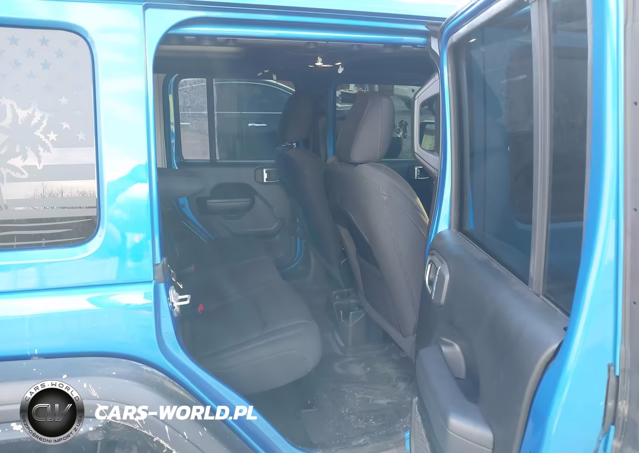 2022 Jeep Wrangler Unlimited High Tide 4X4 VIN:1C4HJXDGXNW244260 - 8