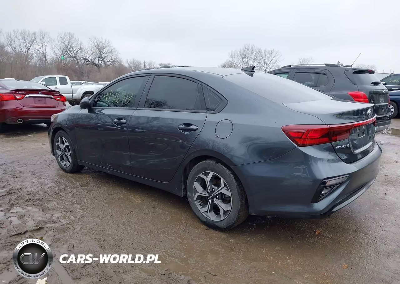 2021 Kia Forte Lxs VIN:3KPF24AD2ME264587 - 3