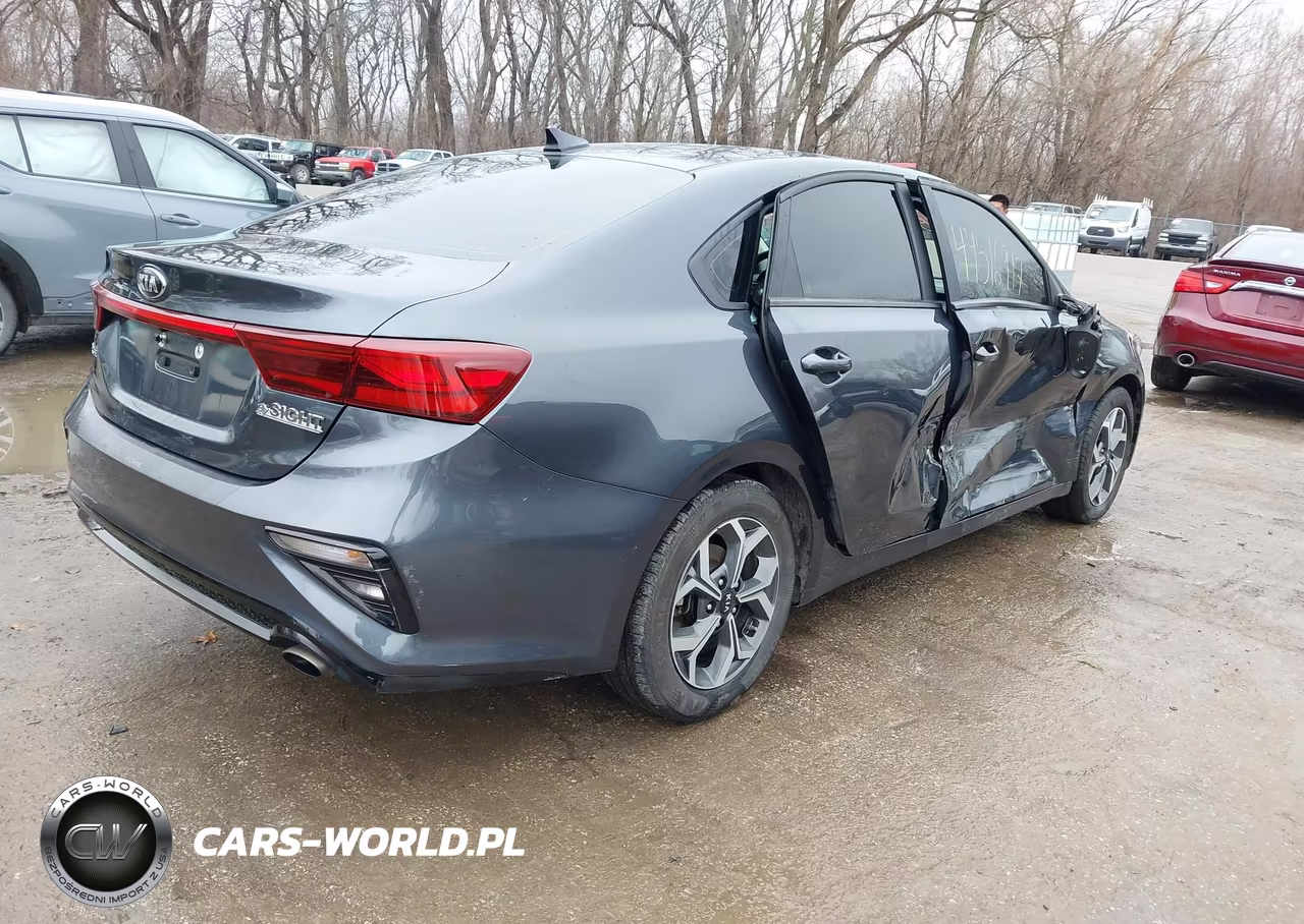 2021 Kia Forte Lxs VIN:3KPF24AD2ME264587 - 4