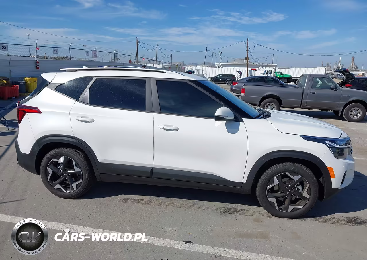 2025 Kia Seltos S VIN:KNDEU2AA2S7819275 - 13