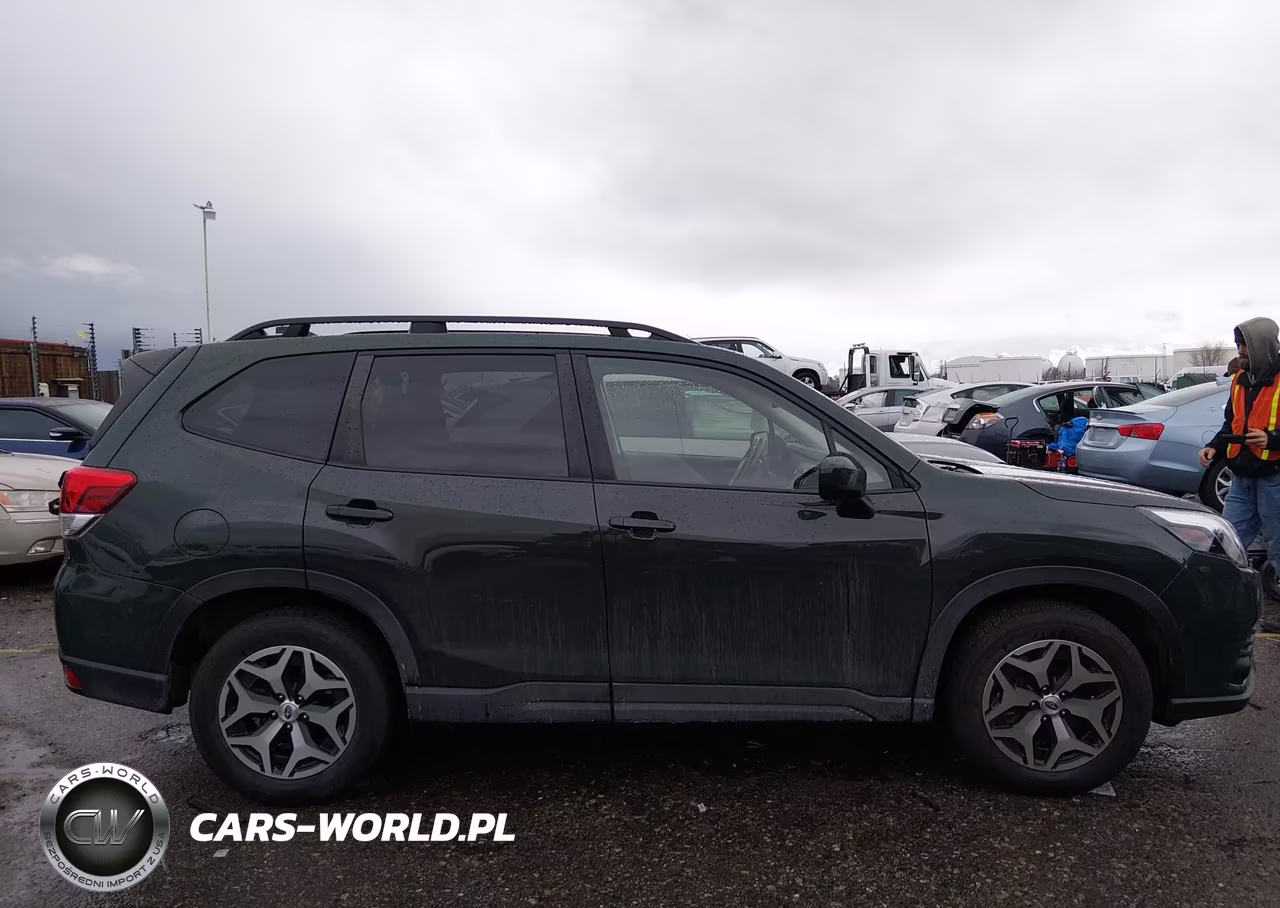 2024 Subaru Forester Premium VIN:JF2SKADC3RH445250 - 13