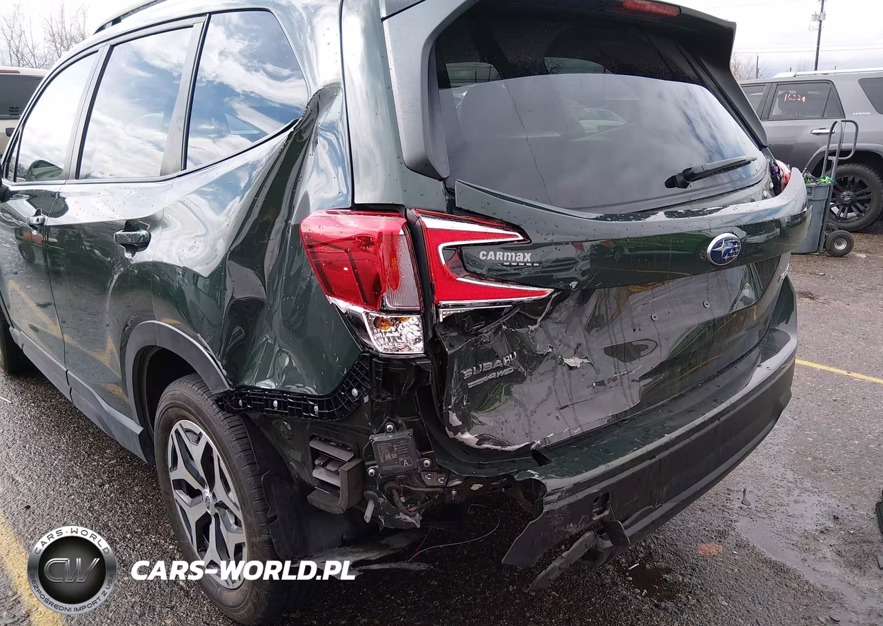 2024 Subaru Forester Premium VIN:JF2SKADC3RH445250 - 6