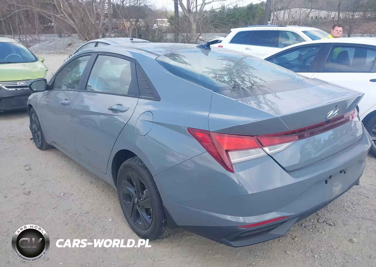 2022 Hyundai Elantra Sel VIN:KMHLS4AG9NU313716 - 3