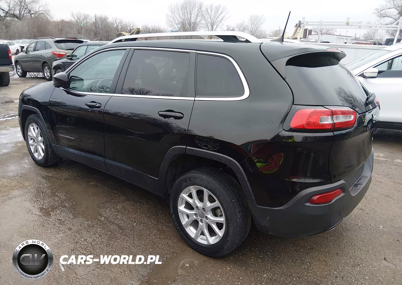 2018 Jeep Cherokee Latitude Fwd VIN:1C4PJLCB4JD587341 - 3