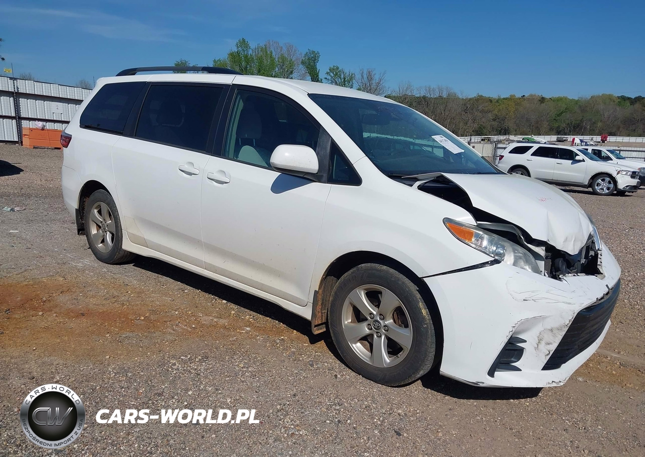 2018 Toyota Sienna Le 8 Passenger