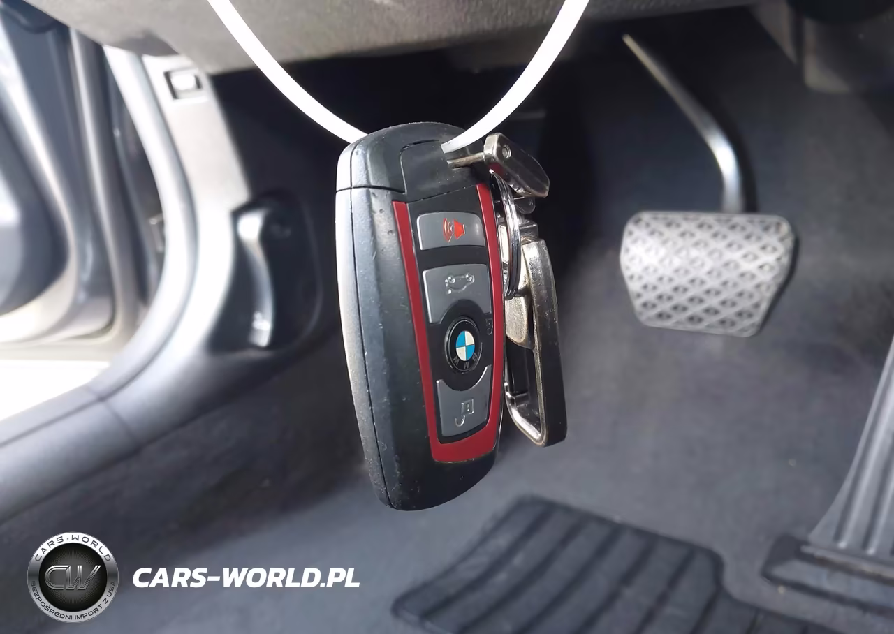 2018 BMW 330I VIN:WBA8B9G58JNV00573 - 11