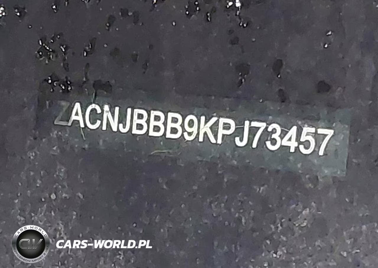 2019 Jeep Renegade Latitude 4X4 VIN:ZACNJBBB9KPJ73457 - 9