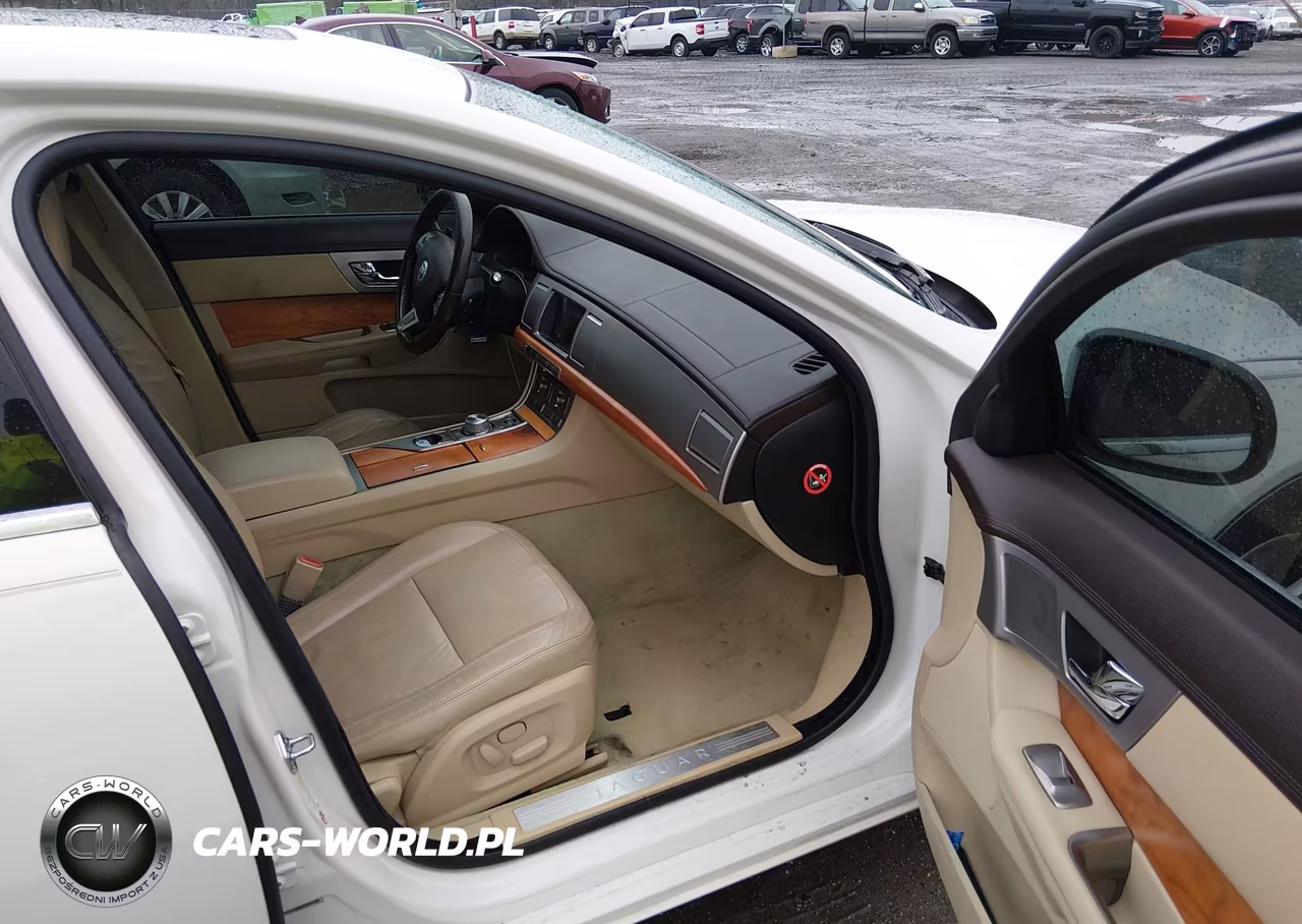 2010 Jaguar Xf VIN:SAJWA0FA1AHR70595 - 5