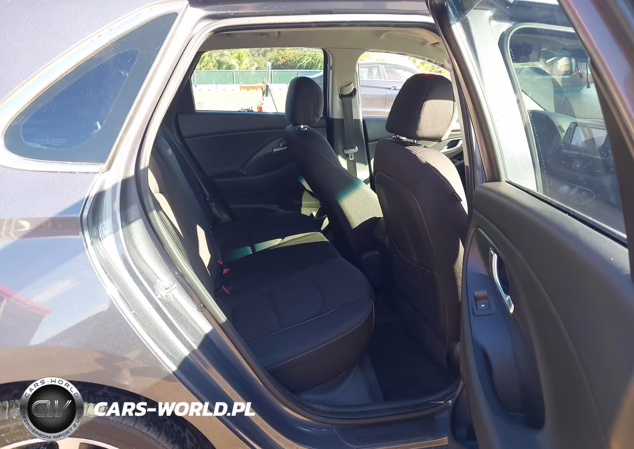 2018 Hyundai Elantra Gt VIN:KMHH35LE4JU036259 - 8