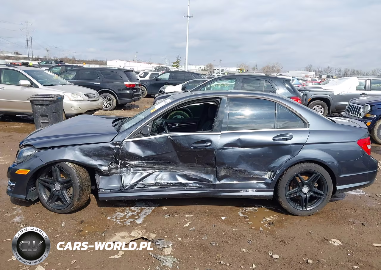 2014 Mercedes-Benz C 300 Sport 4Matic VIN:WDDGF8AB5EA959378 - 14