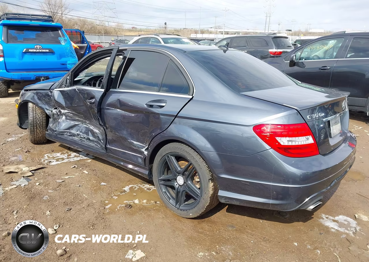 2014 Mercedes-Benz C 300 Sport 4Matic VIN:WDDGF8AB5EA959378 - 3