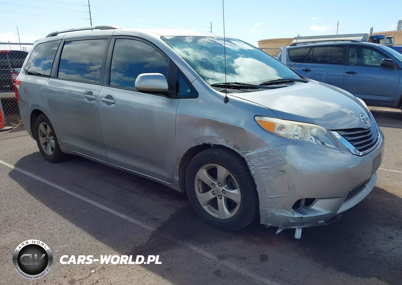 2013 Toyota Sienna Le V6 7 Passenger Auto Access Seat-Le V6 8 Passenger