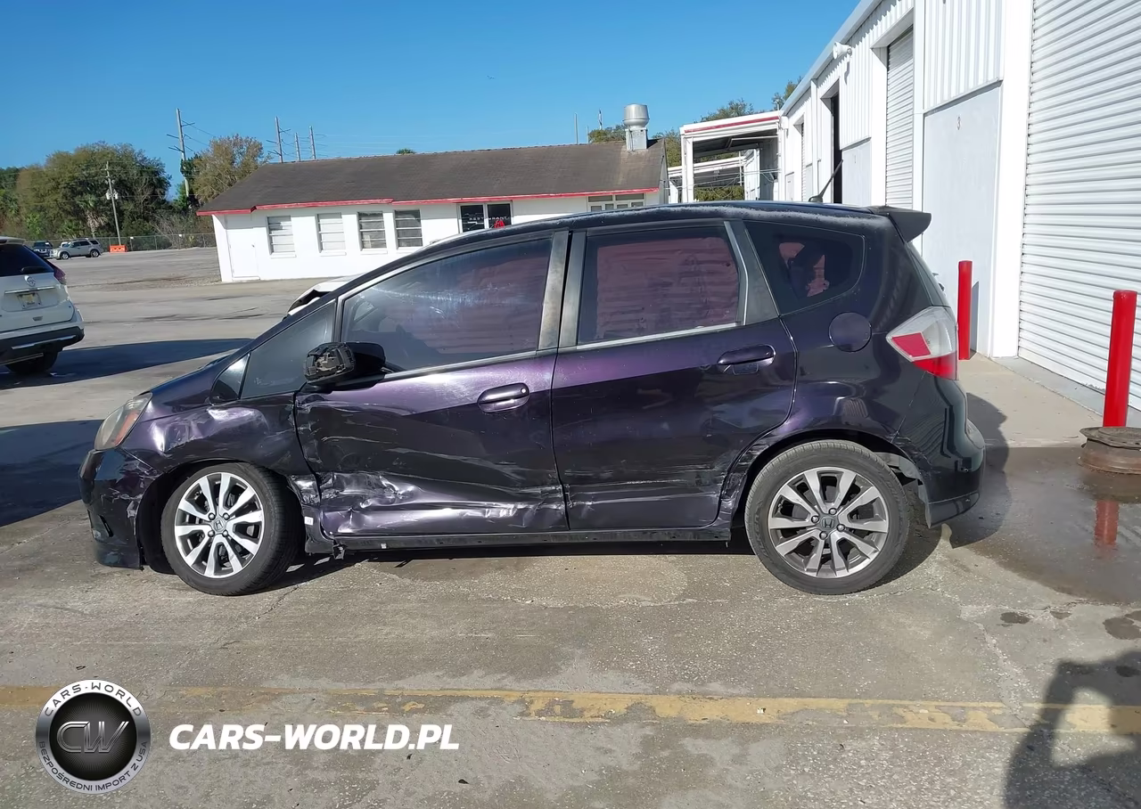2013 Honda Fit Sport VIN:JHMGE8H59DC059095 - 14