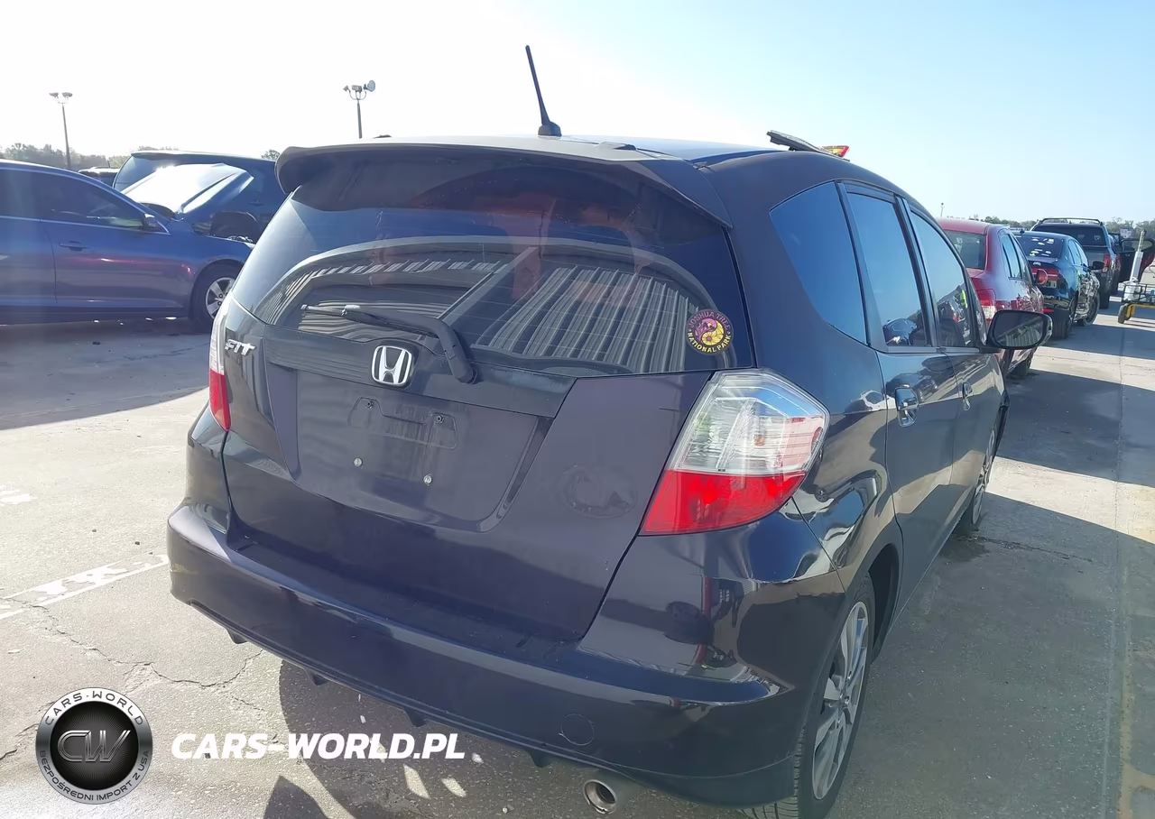 2013 Honda Fit Sport VIN:JHMGE8H59DC059095 - 16