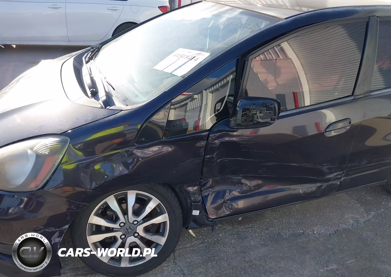 2013 Honda Fit Sport VIN:JHMGE8H59DC059095 - 17