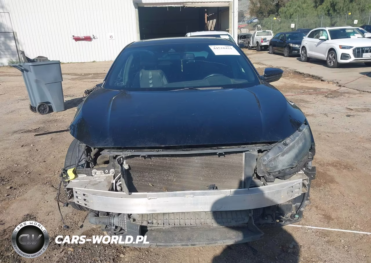 2018 Honda Civic Sport Touring VIN:SHHFK7H92JU419145 - 13