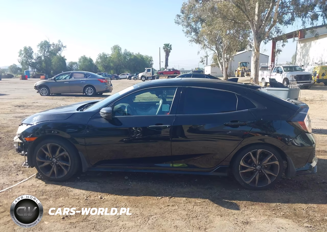 2018 Honda Civic Sport Touring VIN:SHHFK7H92JU419145 - 15
