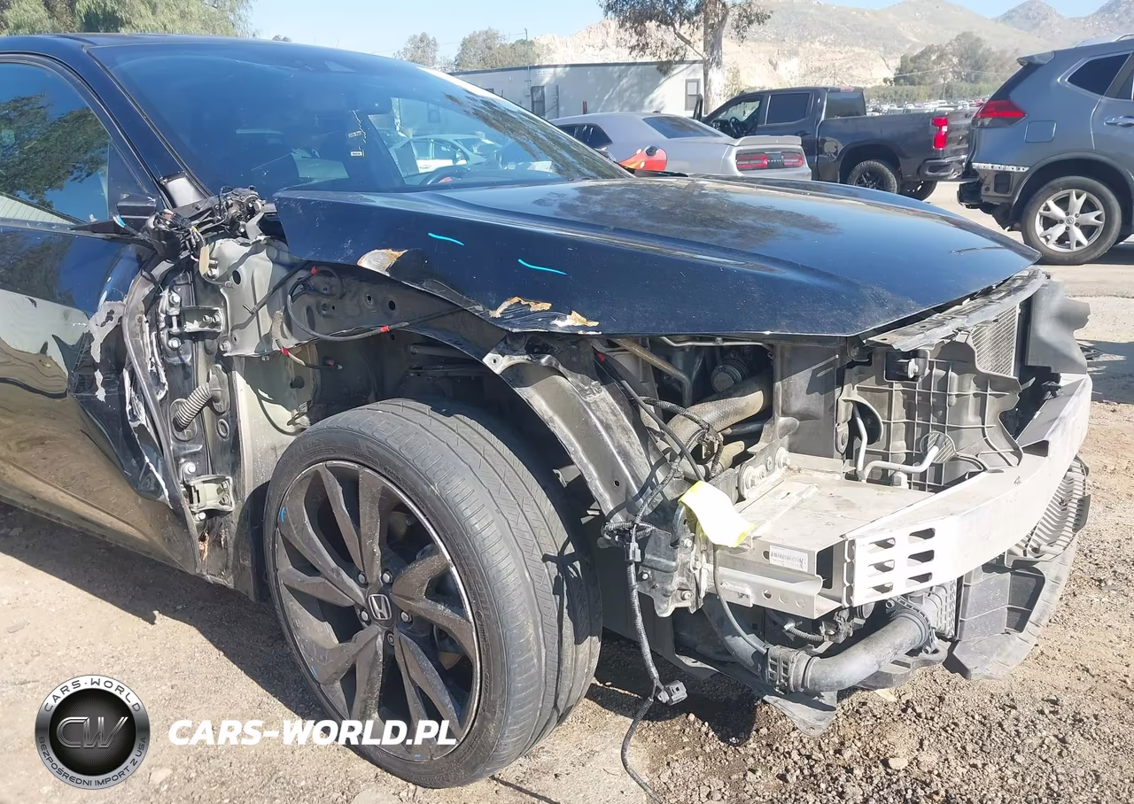 2018 Honda Civic Sport Touring VIN:SHHFK7H92JU419145 - 18