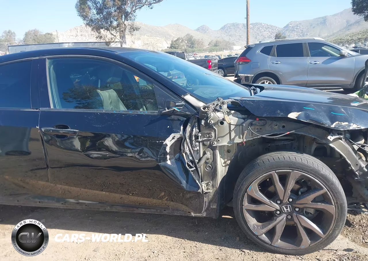 2018 Honda Civic Sport Touring VIN:SHHFK7H92JU419145 - 19