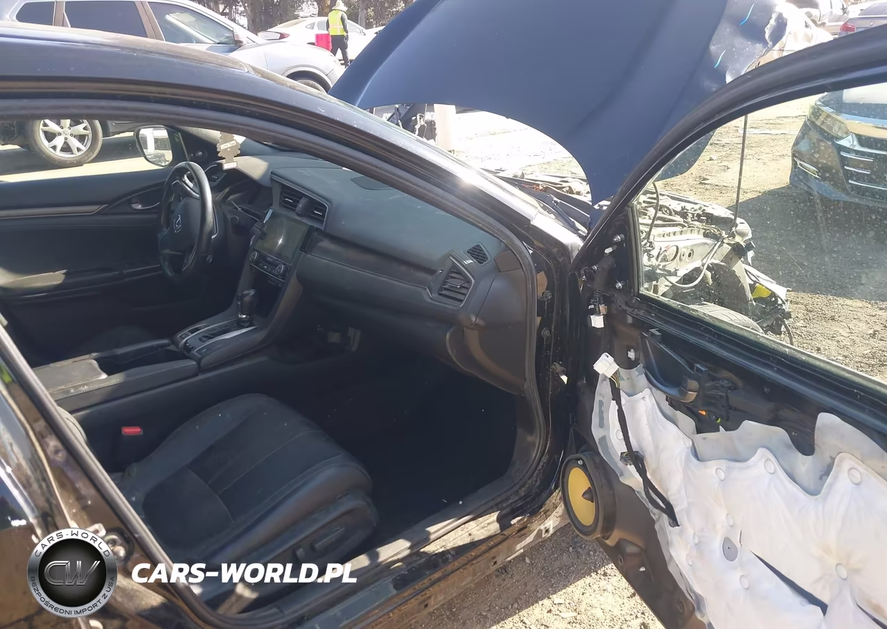 2018 Honda Civic Sport Touring VIN:SHHFK7H92JU419145 - 5