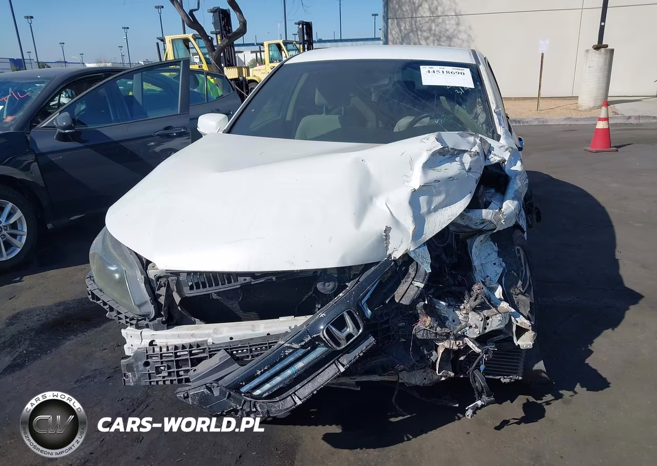 2015 Honda Accord Hybrid VIN:1HGCR6F39FA004673 - 12
