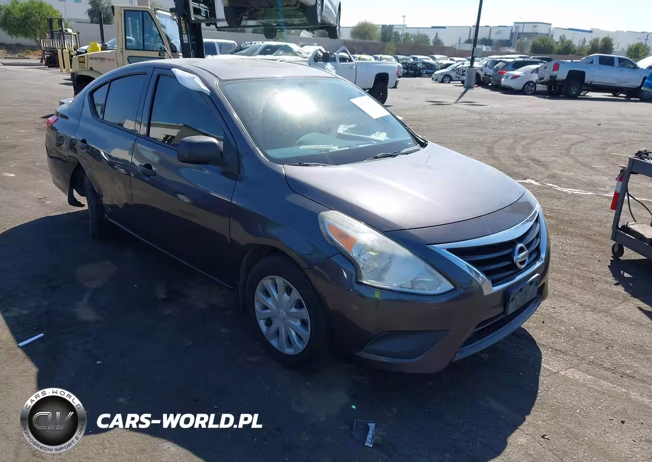 2015 Nissan Versa 1.6 S+